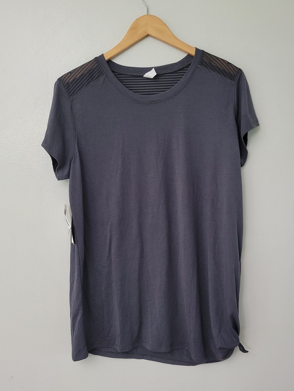 NWT Old Navy Active mesh Back Activewear Casual Gray Tshirt Size Large